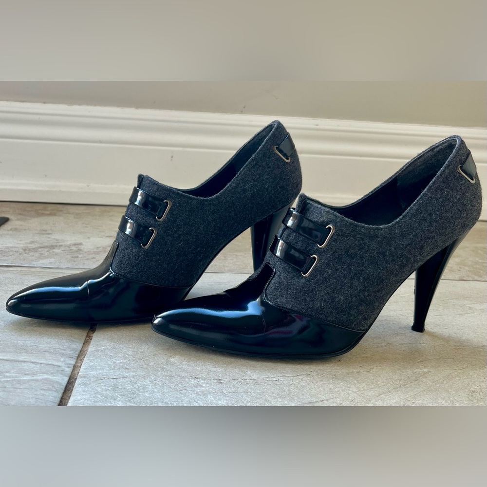 Stuart Weitzman Black and Gray Heels sz 7. Patent leather & wool. Made in Spain